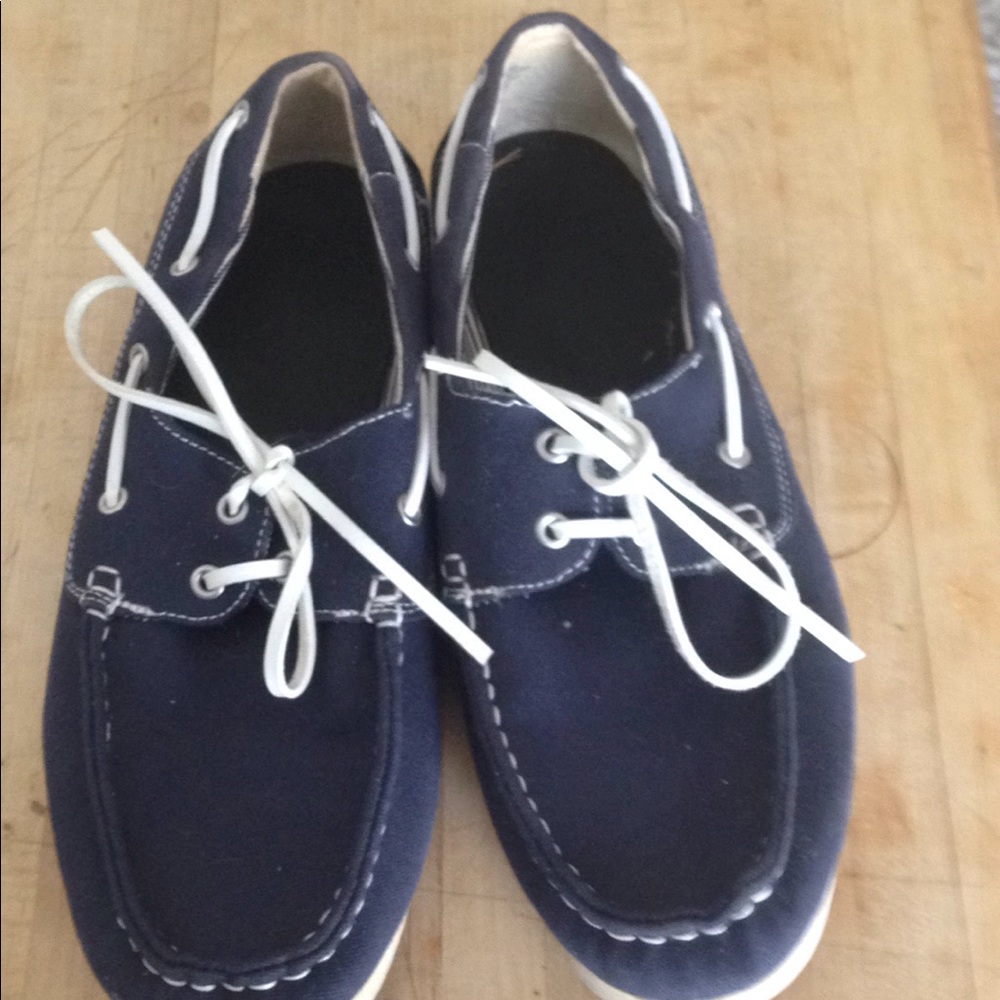 H & M top sider style navy boat shoes us size 11.5